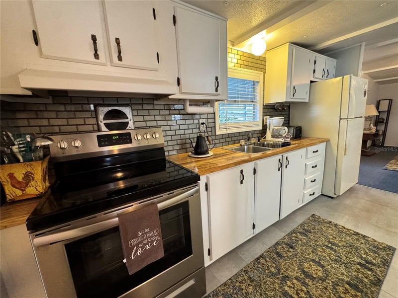 1710 7th St #2, Ruskin, FL 33570