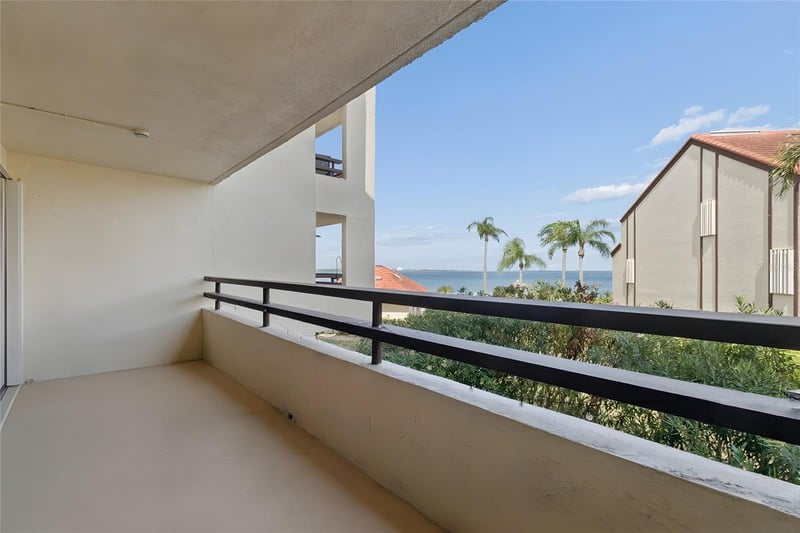 103 1st St #115, St Petersburg, FL 33715