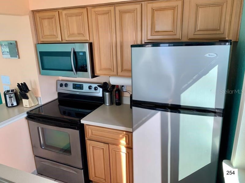 2506 Rocky Point Dr #254, Tampa, FL 33607
