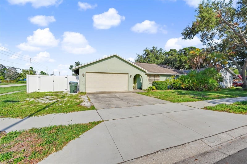 12543 108th St, Largo, FL 33778