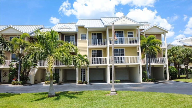 3259 Mangrove Point Dr, Ruskin, FL 33570