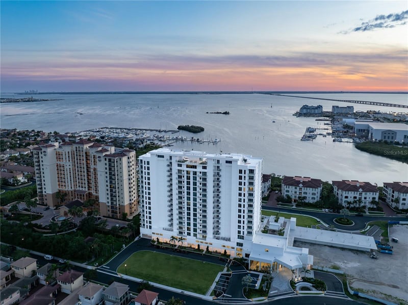 5713 Bowen Daniel Dr #402, Tampa, FL 33616
