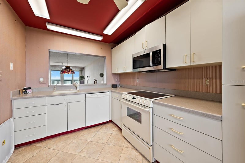 1250 Gulf Blvd #706, Clearwater Beach, FL 33767