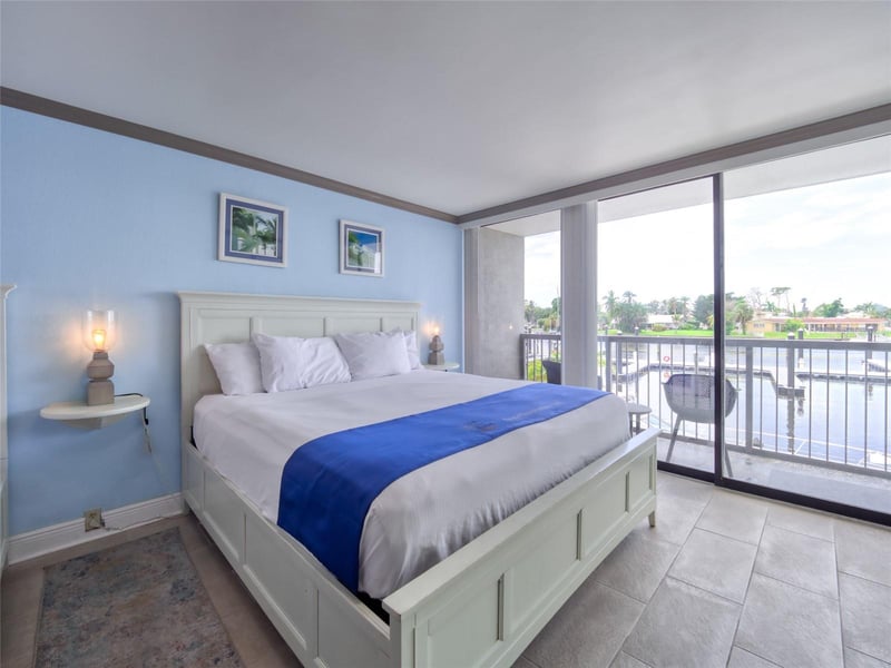 7150 Tamiami Trl #N409, Sarasota, FL 34243