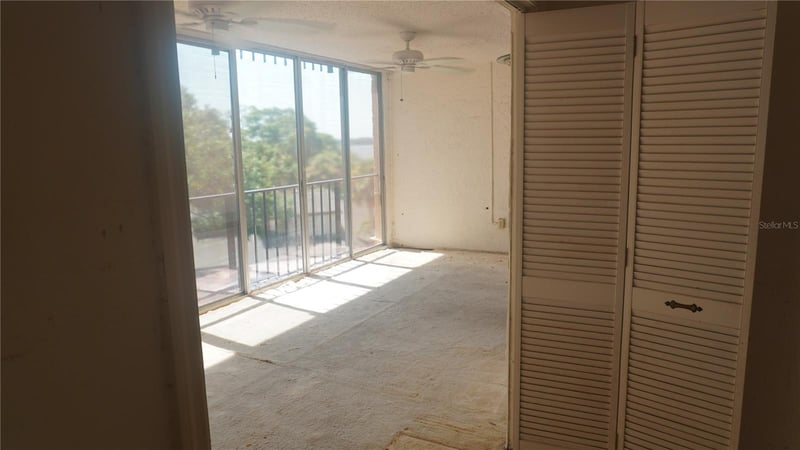 90 Highland Ave #202, Tarpon Springs, FL 34689