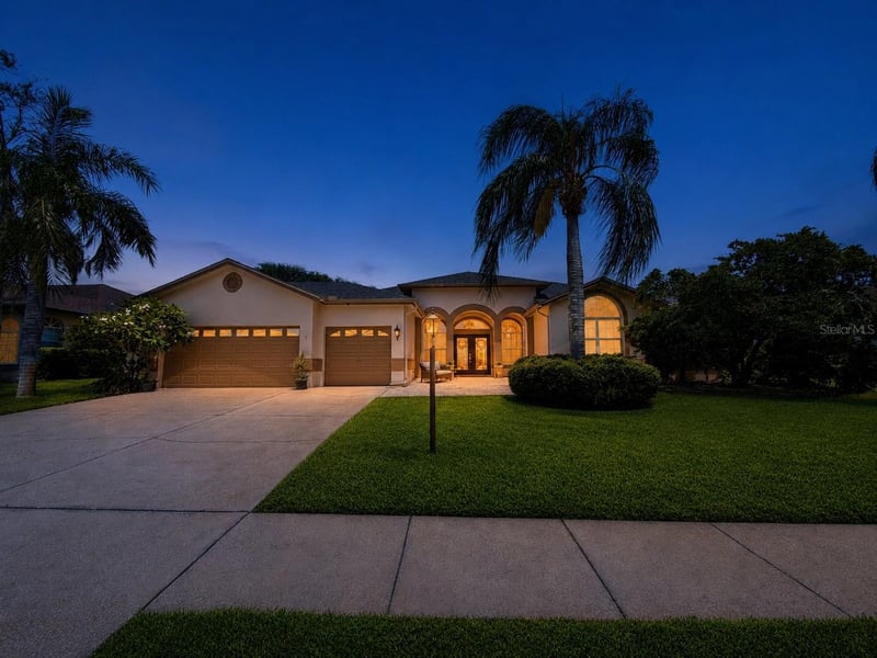 2093 Swan Ln, Palm Harbor, FL 34683