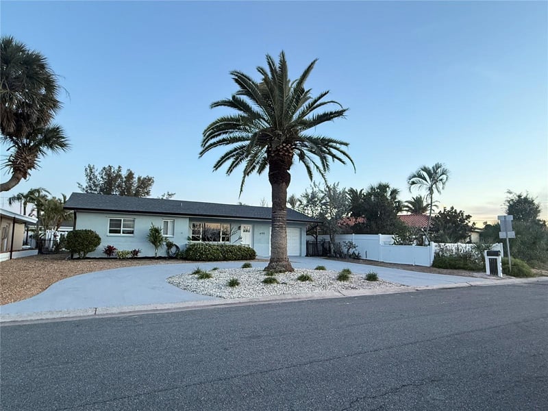 490 82nd Ave, St Pete Beach, FL 33706