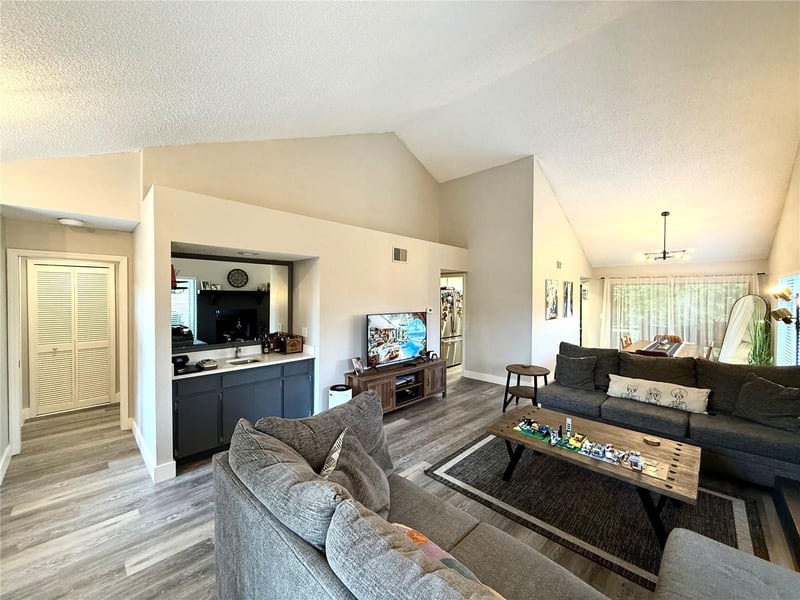 2816 Countrybrook Dr #L16, Palm Harbor, FL 34684