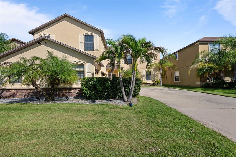 5049 Ivory Stone Dr, Wimauma, FL 33598