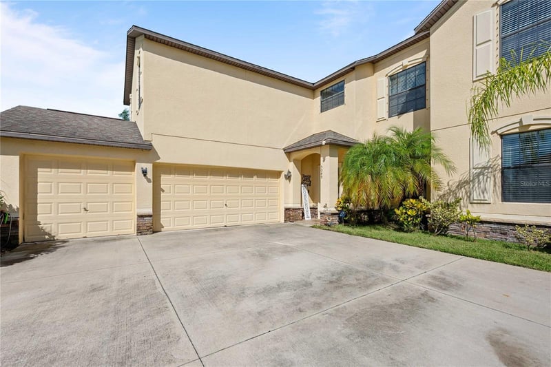 5049 Ivory Stone Dr, Wimauma, FL 33598