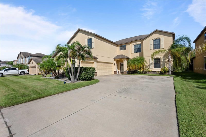 5049 Ivory Stone Dr, Wimauma, FL 33598