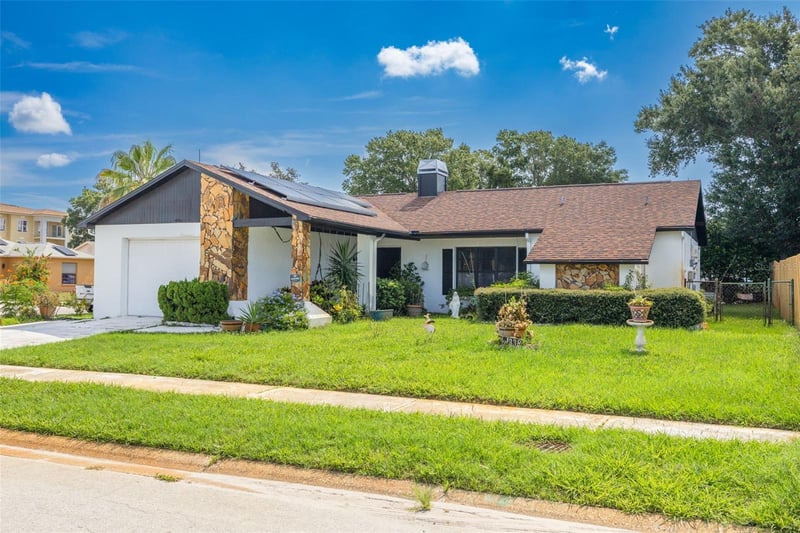 1338 Greenlea Dr, Holiday, FL 34691
