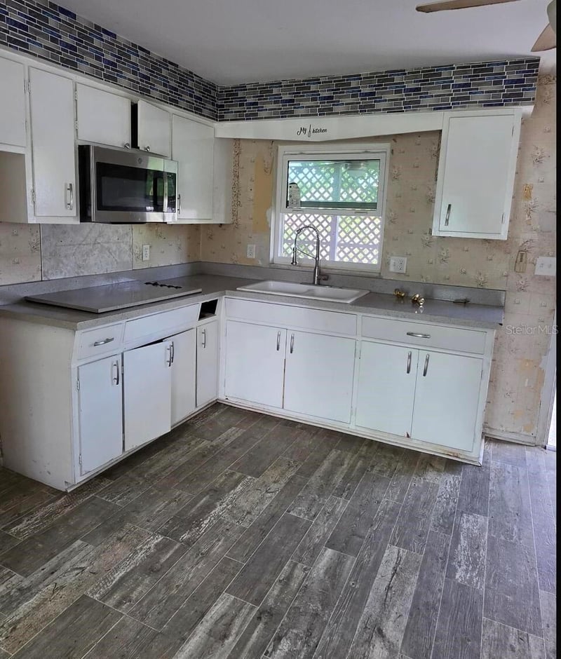2403 Adrian Ave, Largo, FL 33774