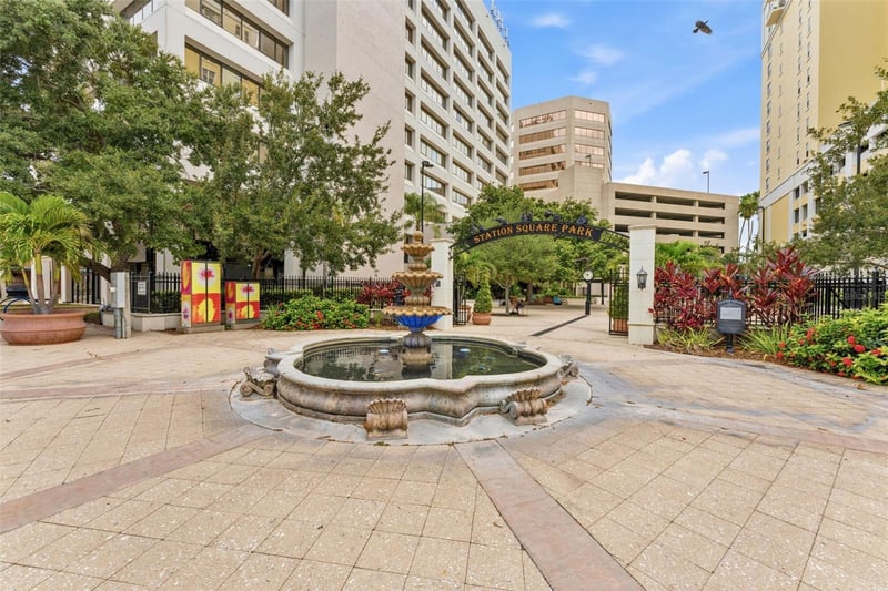 628 Cleveland St #1211, Clearwater, FL 33755