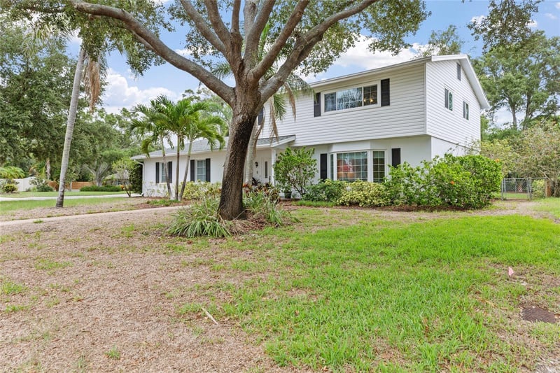 1901 Dormieone Rd, St Petersburg, FL 33710