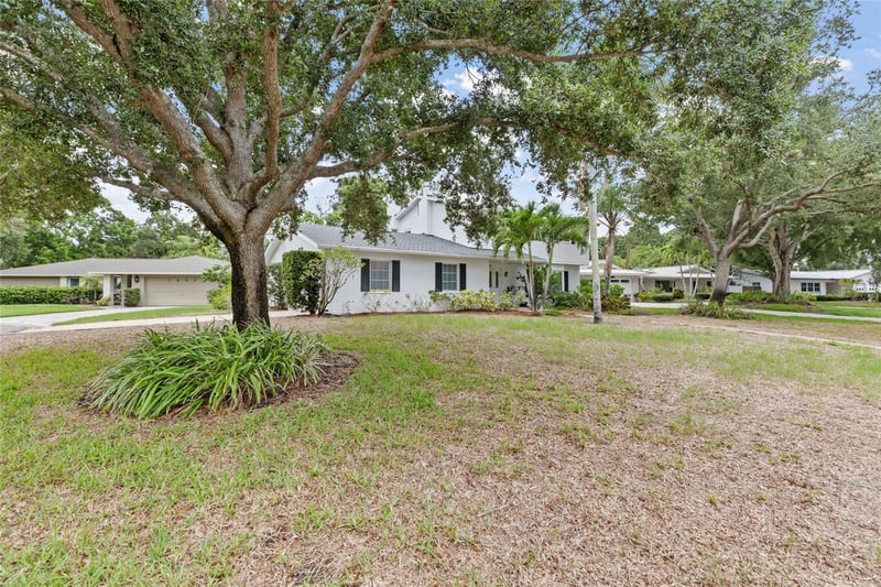 1901 Dormieone Rd, St Petersburg, FL 33710