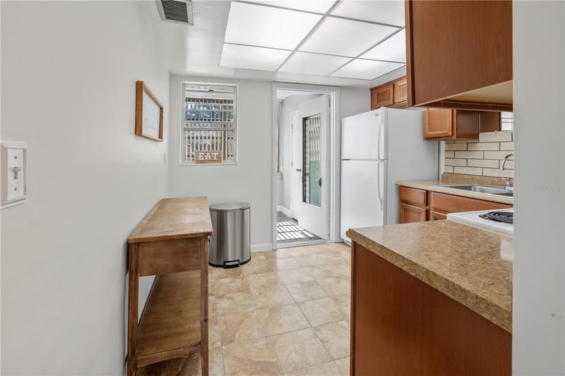 7801 11th St #302, St Petersburg, FL 33702