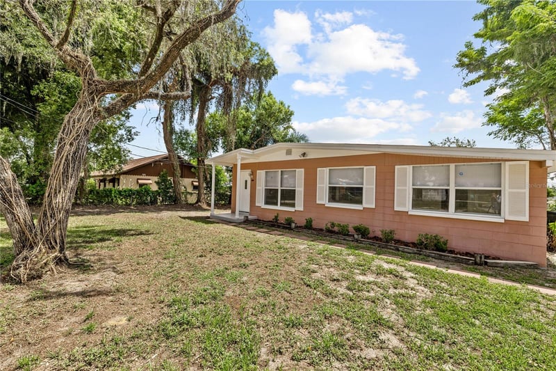 5225 Peach Ave, Seffner, FL 33584
