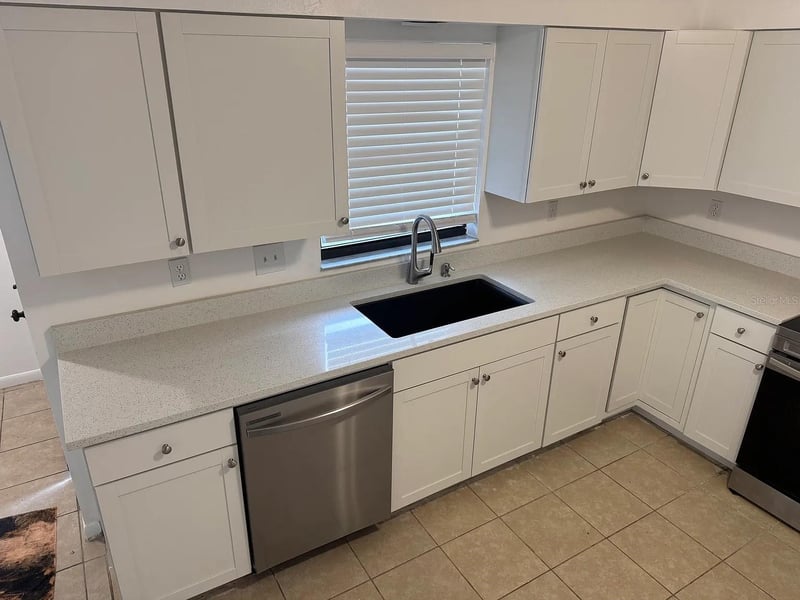 4845 16th St, Zephyrhills, FL 33542