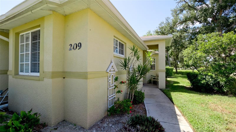 209 28th St W, Palmetto, FL 34221