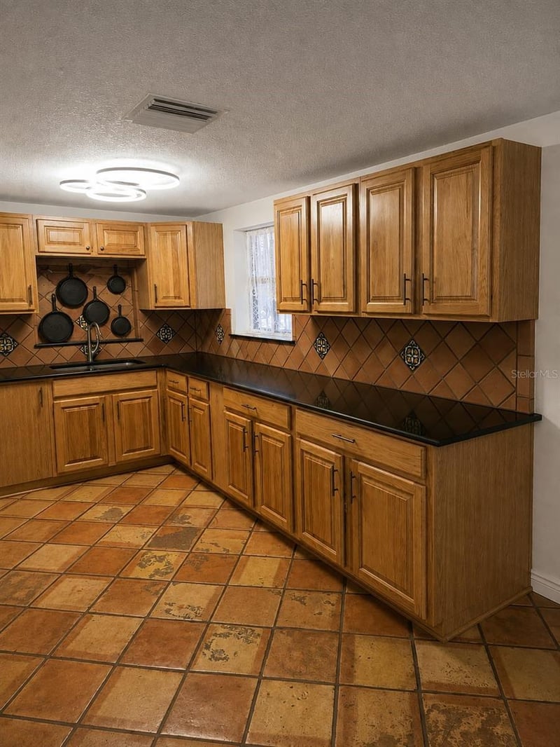 16109 Indian Mound Rd, Tampa, FL 33618