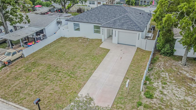 4250 Oak Bluff Ave, Holiday, FL 34691