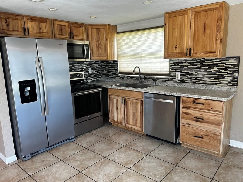 7335 Gulf Highlands Dr, Port Richey, FL 34668