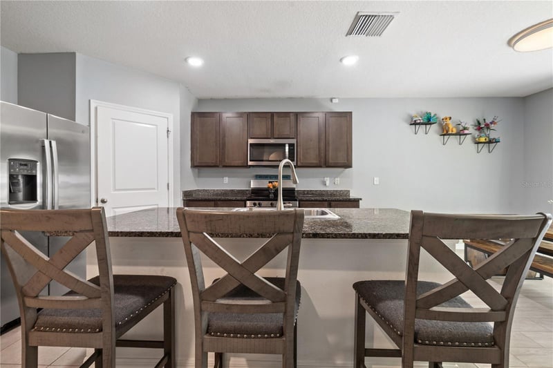9210 Watolla Dr, Thonotosassa, FL 33592