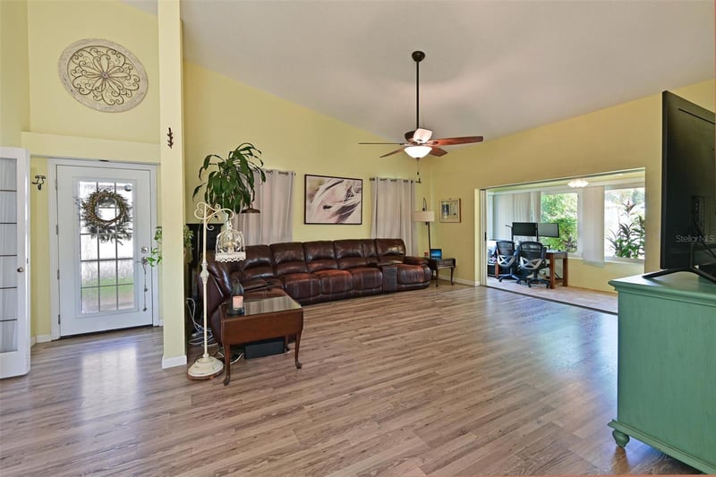 4427 Murfield Dr, Bradenton, FL 34203