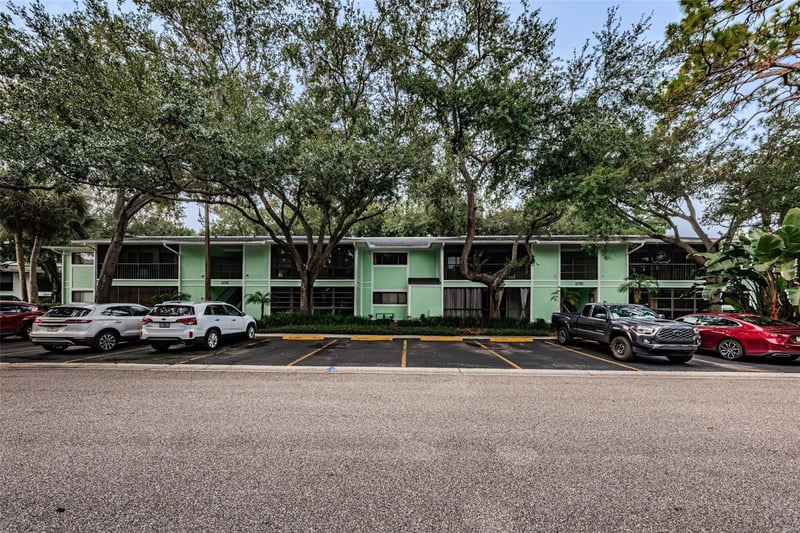 3295 Fox Chase Cir #107, Palm Harbor, FL 34683