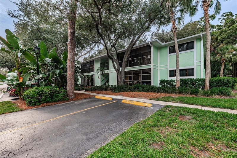 3295 Fox Chase Cir #107, Palm Harbor, FL 34683