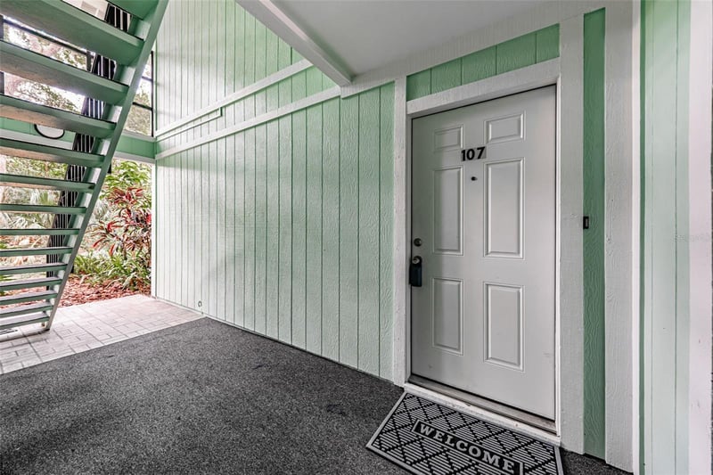 3295 Fox Chase Cir #107, Palm Harbor, FL 34683