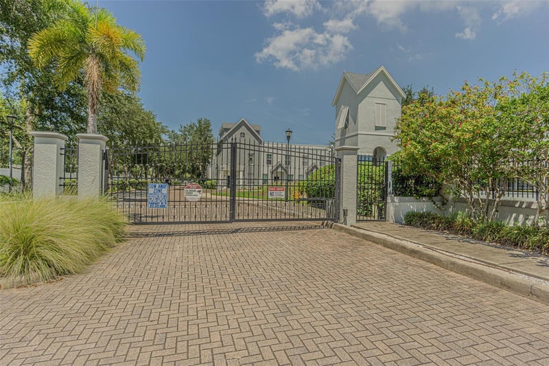 4511 Legacy Park Dr, Tampa, FL 33611