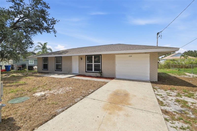 1334 Atlantic Dr, Ruskin, FL 33570