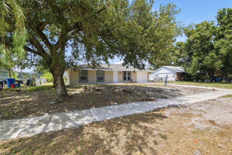 1334 Atlantic Dr, Ruskin, FL 33570