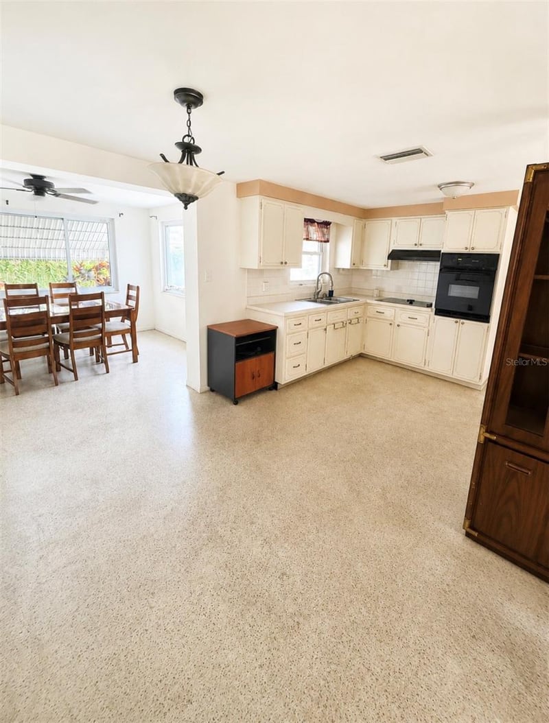 3701 Hendrix St, New Port Richey, FL 34652