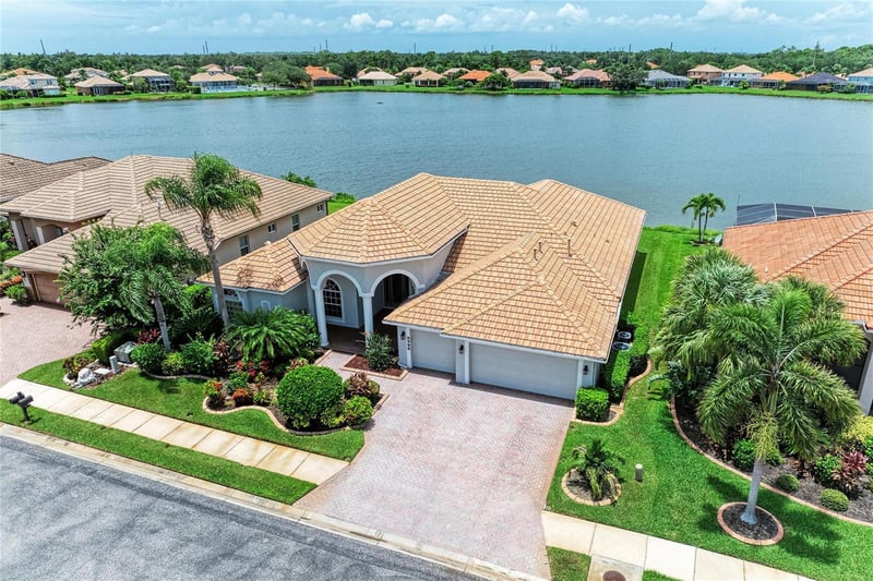 6988 74th Street Cir, Bradenton, FL 34203