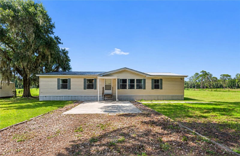 2806 Lawrence Rd, Plant City, FL 33565