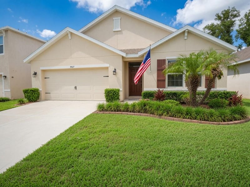9527 Sunstone Blvd, Thonotosassa, FL 33592