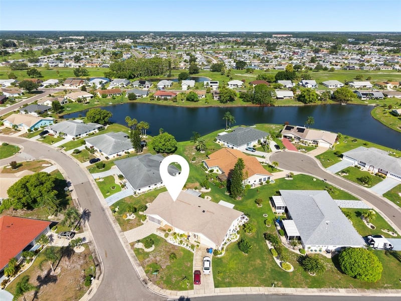 127 Wintersong Ln, Sun City Center, FL 33573