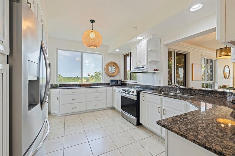 4737 Dolphin Cay Ln #401, St Petersburg, FL 33711