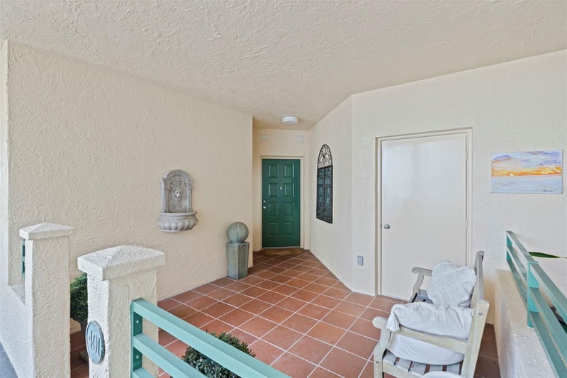 4737 Dolphin Cay Ln #401, St Petersburg, FL 33711
