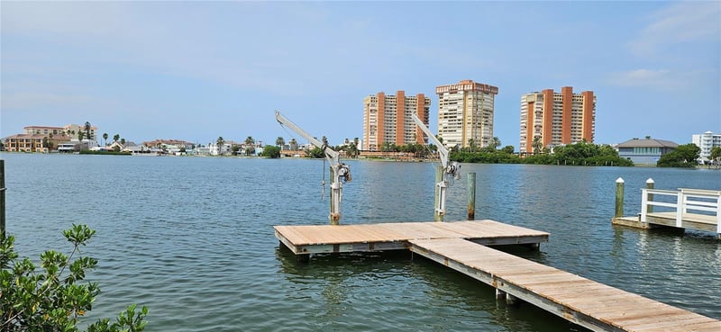 623 180th Ave, Redington Shores, FL 33708