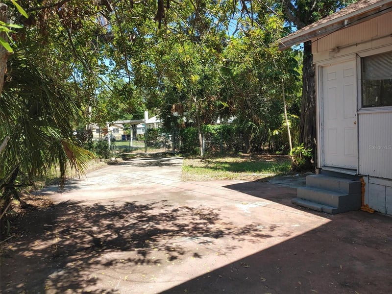 1924 30th St, St Petersburg, FL 33712