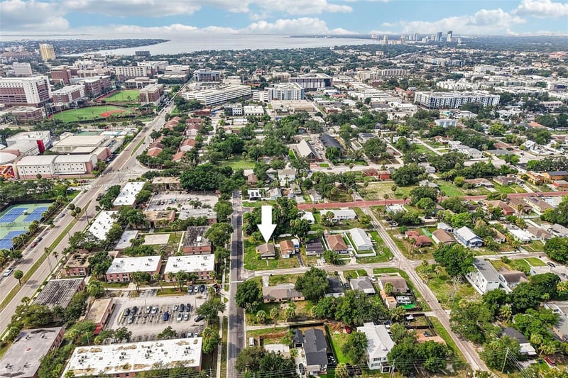 1002 Nassau St, Tampa, FL 33607