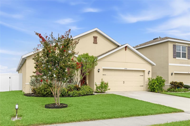 3909 Park Willow Ave, Palmetto, FL 34221