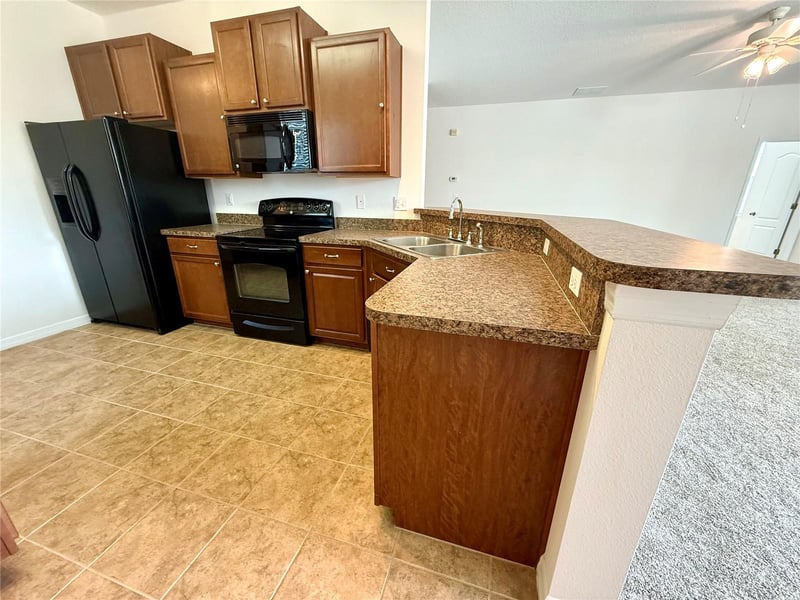 2616 Walden Woods Dr, Plant City, FL 33566