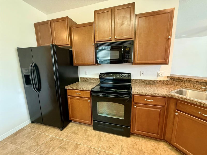 2616 Walden Woods Dr, Plant City, FL 33566