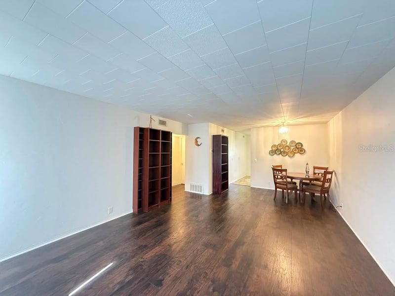4032 57th St #264, Kenneth City, FL 33709