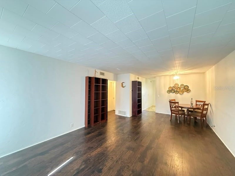 4032 57th St #264, Kenneth City, FL 33709